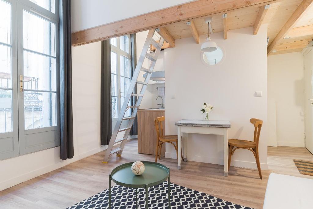 L'Escale 38 Rue de l'Aiguillerie, 34000 Montpellier