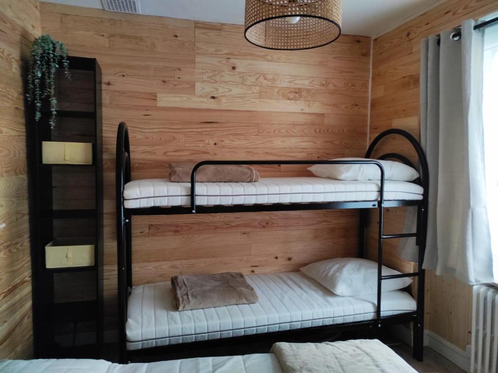 L'escapade 115 Place du Souvenir, appartement 5, 2e étages, 63150 La Bourboule
