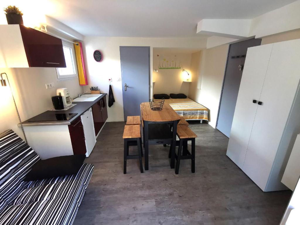 Appartement L'Espadon - Tres grande terrasse rue d'hostel, 25 85100 Les Sables dʼOlonne