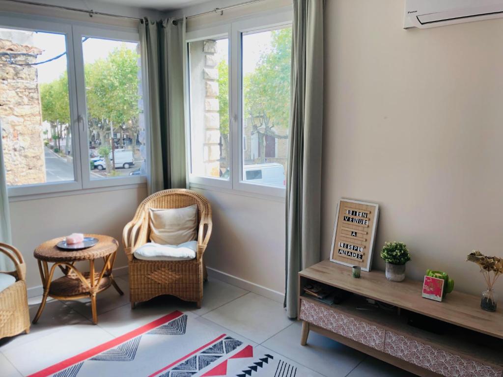 Appartement L'esplanade, appartement en centre-ville au calme 1 Rue Rabelais 34620 Puisserguier