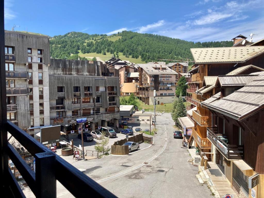 Appartement L'ETERLOU, Studio Centre station les chalps 05600 Risoul