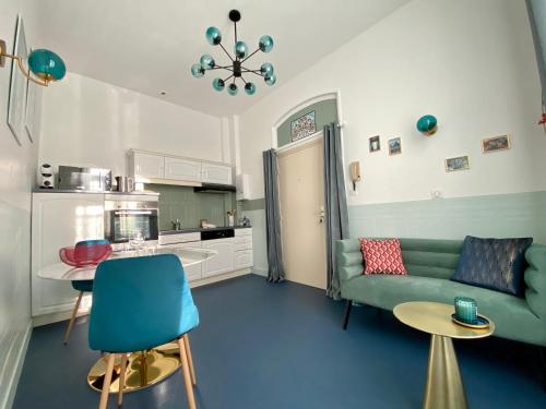 L'EUGENIE BLUE Calme parcs et thermes