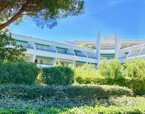 L'HERMITAGE - Studio moderne - Piscine - Ascenseur - Quart Golf