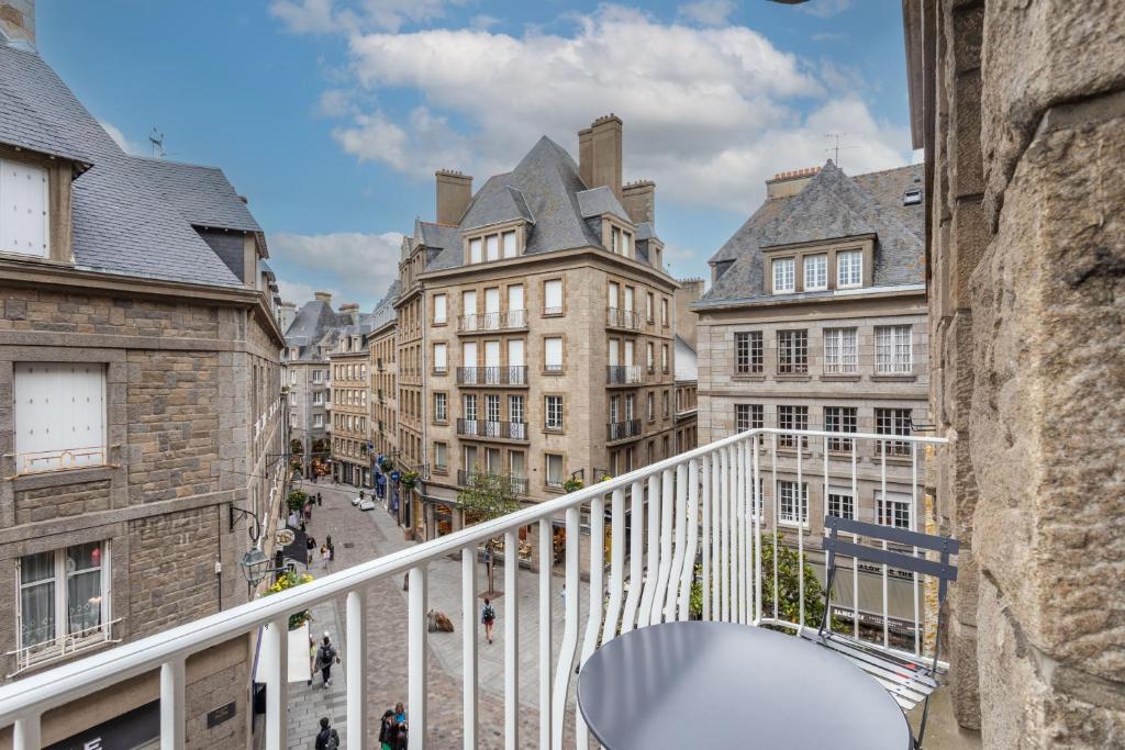 Appartement L'ILE AUX MOUETTES - en plein Intra-Muros 3 place du Pilori 35400 Saint-Malo