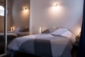 L'île d'Olive, appartement entier 2 à 4 personnes terrasse 25 m2 Besançon, proche CV, Micropolis et CHU