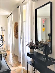 L Îlot Secret - Appartement Nîmes centre Terrasse et climatisation