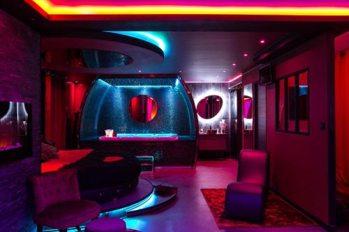 L'Insolite Spa Privatif ''Suite Luxueuse-Jacuzzi\
