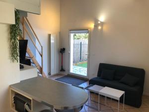 Appartement L'instant d'une pause Studio mezzanine avec jardin proche Montpellier Rue de Saint-Martin 160 34820 Teyran Languedoc-Roussillon