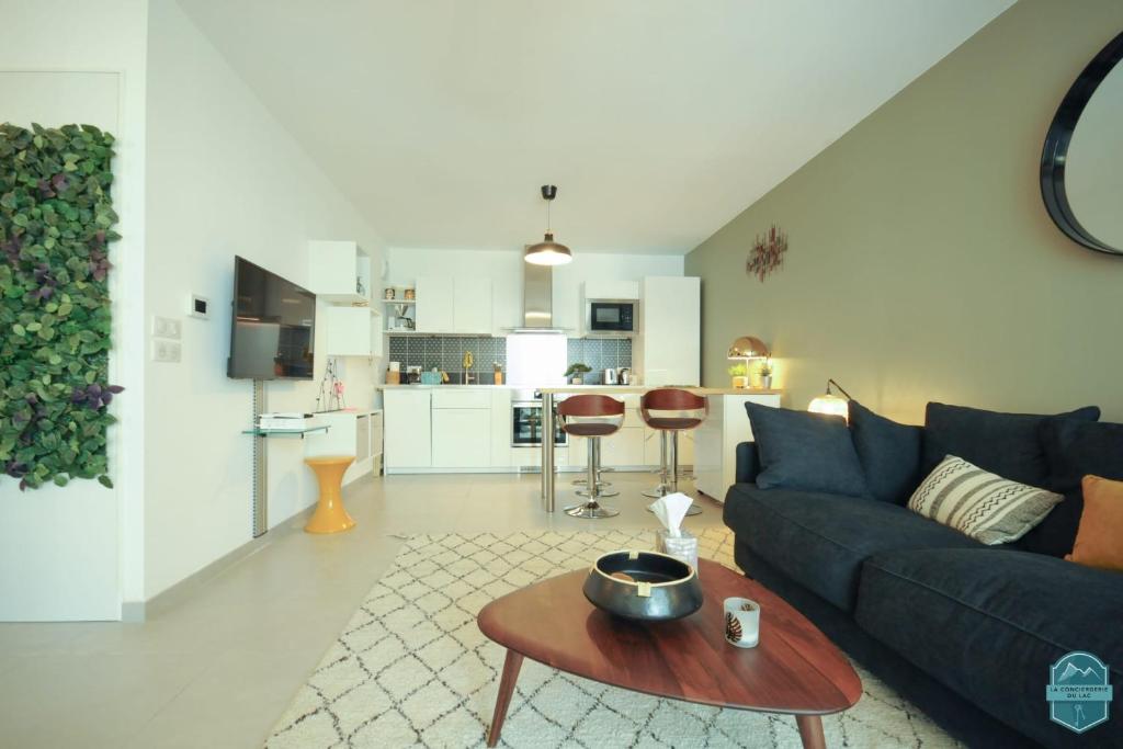 L'Interprète 405 4 - Apartment with terrace 13 Avenue du Tresum L'Interprète, 74000 Annecy