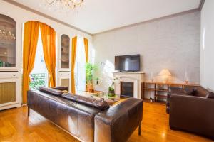 L'OFFENBACH AP4268 By Riviera Holiday Homes