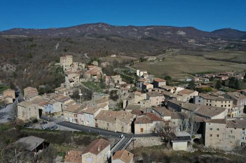 L'Olivier d'Anna - village médiéval Sainte-Jalle Baronnies provençales