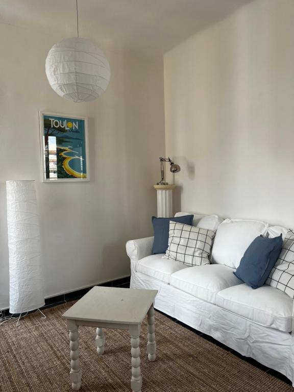 L’olivier 18 Rue Masséna, 83000 Toulon