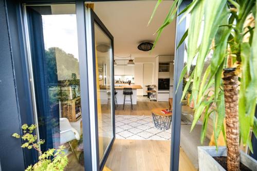 L'Olympique: appartement cosy, vue canal grande terrasse et parking