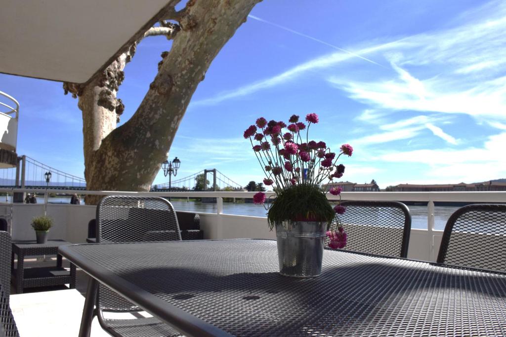 La Bâtie - Terrasse avec Vue imprenable sur le Rhône, 3 chambres, 3 salles de bain 2 Rue de la Bâtie, 26600 Tain-lʼHermitage