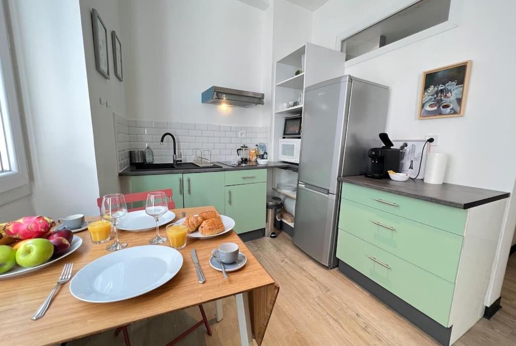 Appartement La belle Sissi City Center Wifi Netflix 56 Rue Saint-Pierre 13005 Marseille