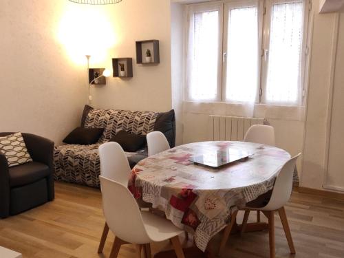 Appartement Appartement La Bourboule, 3 pièces, 4 personnes - FR-1-667-18 22 Avenue Alsace Lorraine La Bourboule