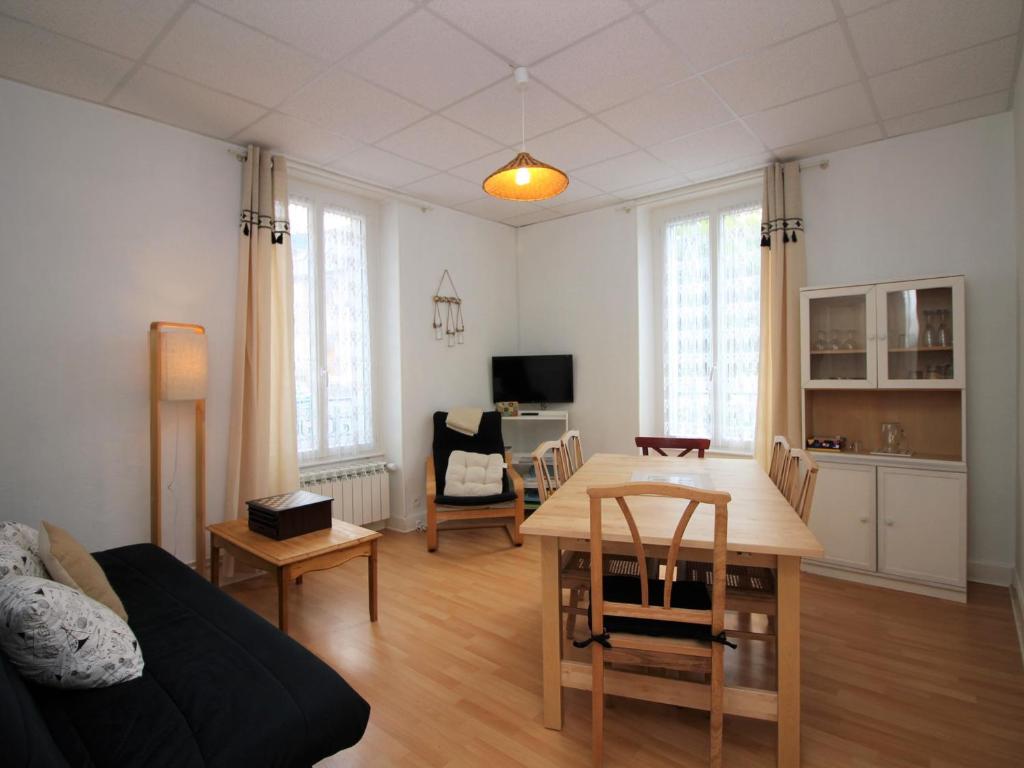 Appartement Appartement La Bourboule, 4 pièces, 6 personnes - FR-1-608-39 97 RUE DE FENESTRE, 63150 La Bourboule