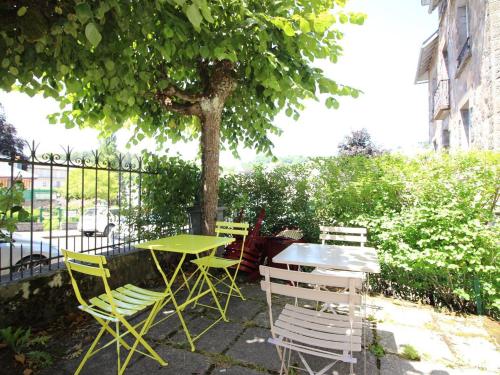 Appartement La Bourboule, 4 pièces, 6 personnes - FR-1-608-39 La Bourboule france