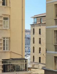 La Caisserie Vieux-port / une chambre et balcon
