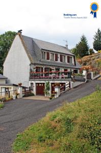 Appartement La Cascade Fleurie 1, rue du bourg 63850 Saint-Genès-Champespe Auvergne