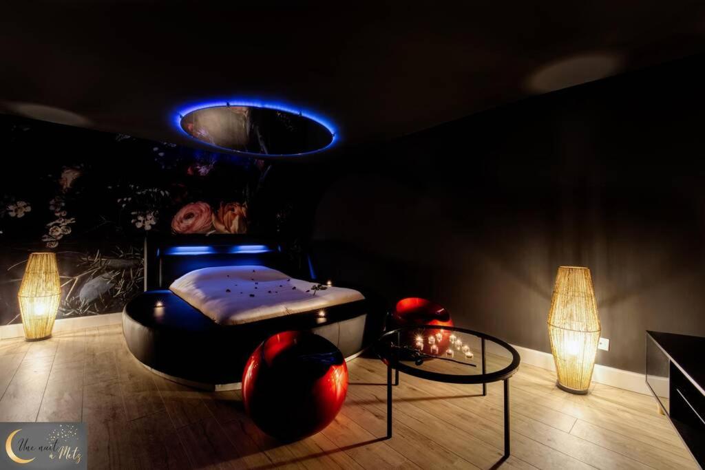 Appartement La chambre noire au coeur de Metz (unenuitametz) RDC numéro 2 20 Rue du Wad Bouton 57000 Metz