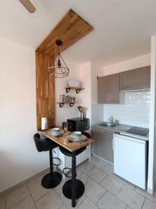 Appartement La Clef d'une nuit - studio refait à neuf - Golfe Juan 8 Avenue Clair Soleil 06220 Vallauris Provence-Alpes-Côte d\'Azur