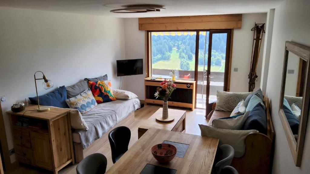 Appartement La Clusaz 2 pièces 4 étoiles 3-5 personnes - Vue extraordinaire sur les Aravis 1503 Route de Plattuy 74220 La Clusaz