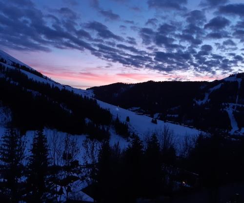 La Clusaz 2 pièces 4 étoiles 3-5 personnes - Vue extraordinaire sur les Aravis