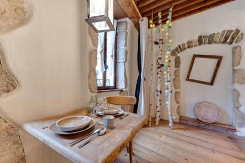La Cour Filaterie - Suite of 30 sq m in the Annecy breakfast included