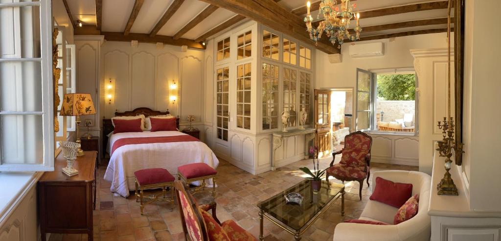 La Croquante face au château