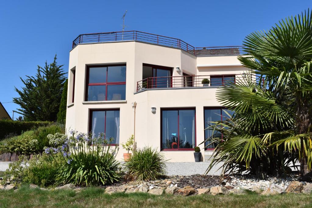La Dame Au Balcon