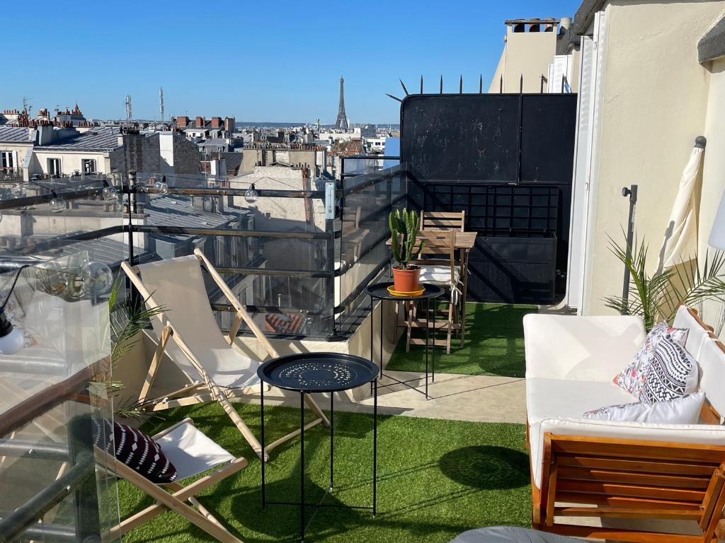 Appartement La Dolce Vista - Terrasse vue Tour Eiffel 24 Rue la Condamine 75017 Paris