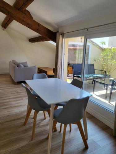 La Dolce Vita Nîmoise Terrasse 100 m des Arènes