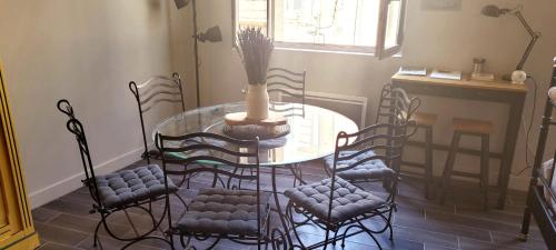 La Doucette Provencale Cozy Nest In Avignon