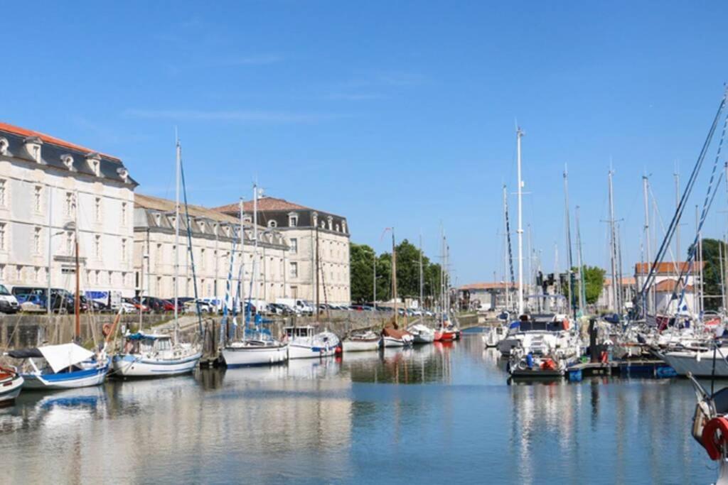 Appartement La Fayette 2*, Meublé tout confort avec vue sur le port Appartement 111, 1er étage 2 Quai aux Vivres 17300 Rochefort