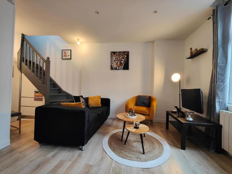 Appartement La féline - Duplex - Vieux Valenciennes - Familial 1er étage 34 Rue du Profond Sens 59300 Valenciennes