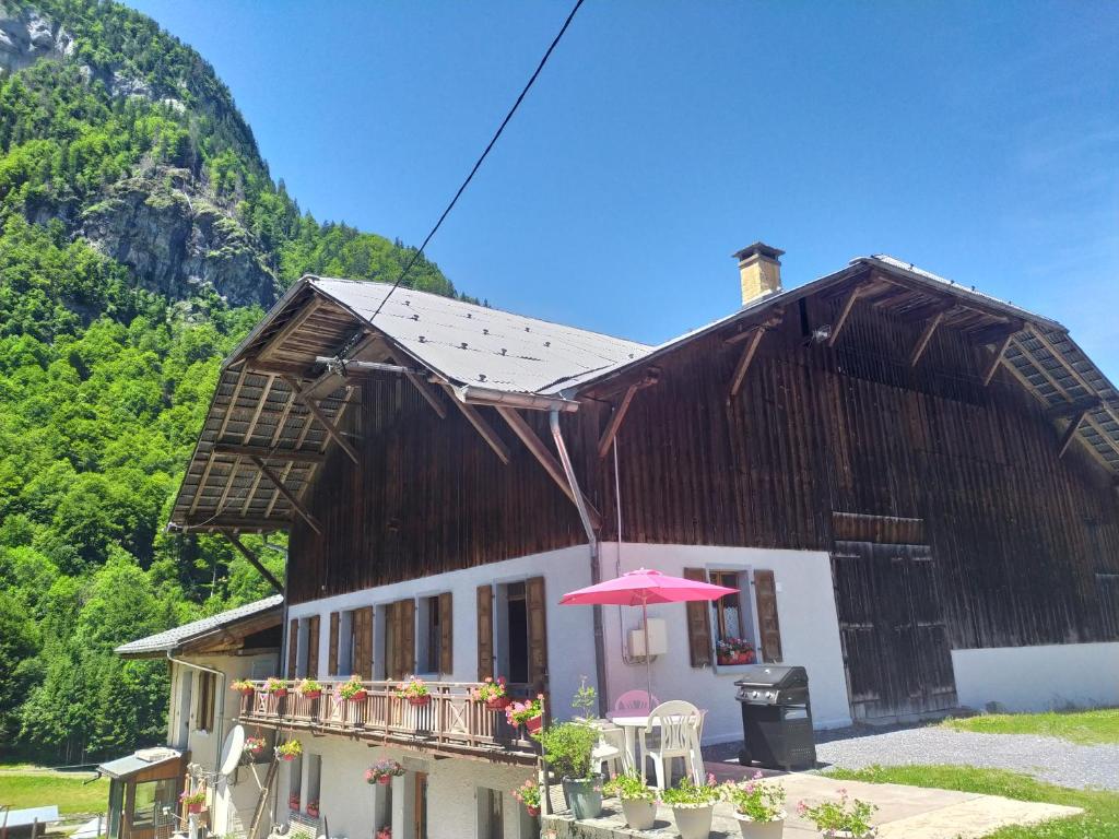 Appartement La Ferme De Fernand Route de la Côté du Fay 74740 Sixt-Fer-à-Cheval