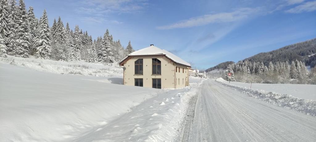 LA FERME DU LAC 749 Route du Lac, 39310 Lamoura