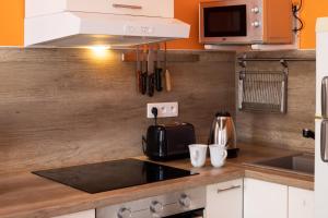 LA FONTAINE NEUVE-AVALLON-5 PERSONNES-1 CHAMBRE-3 LITS-parking-wifi