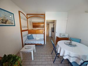 Appartement La Gavine studio vue mer 9 Avenue Méditerranée 83400 Hyères Provence-Alpes-Côte d\'Azur