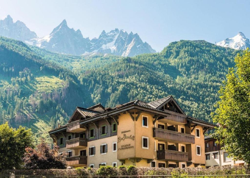 Appartement La Ginabelle vue Mont Blanc avec piscine 62 Passage du Grepon, Résidence La Ginabelle Bat La Flegere Appt 7 74400 Chamonix-Mont-Blanc