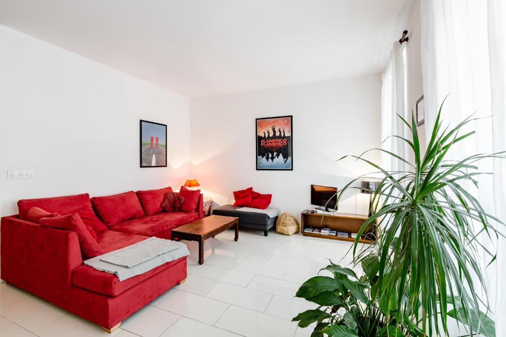 Appartement LA JOLIETTE- Spacieux et lumineux, 4 couchages 17 Rue Pierre Albrand 13002 Marseille