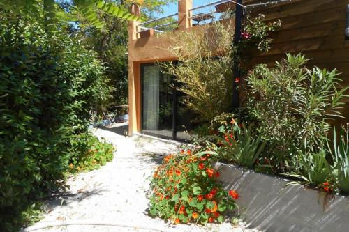 La Jovine Sur les hauteurs de cassis ( T2 55m²)