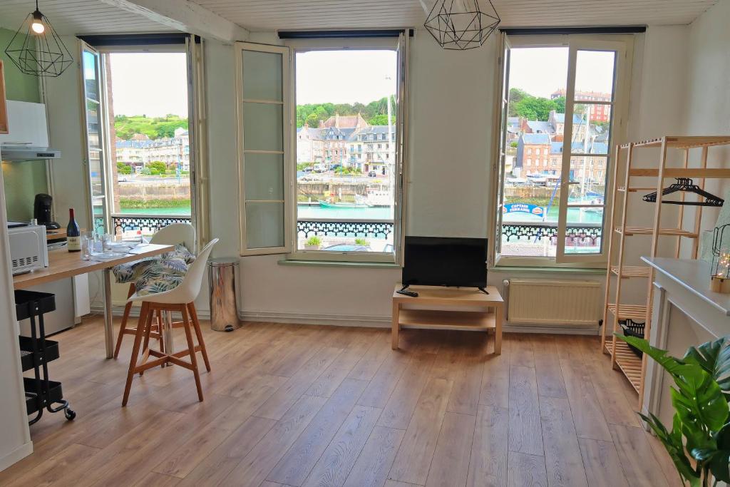 Appartement La jungle - Vue directe et magnifique sur le port- 18 Quai du Havre 76460 Saint-Valery-en-Caux