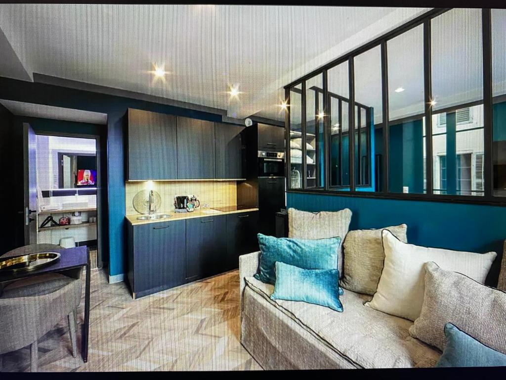 LA LOGE AL'AIX 6 Place Carnot, 73100 Aix-les-Bains