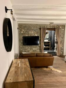 La loge de pierre au coeur de la vieille ville d Annecy