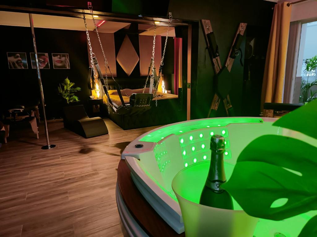 La loveroom bdsm de Nice \ 79 BOULEVARD GAMBETTA, 06000 Nice