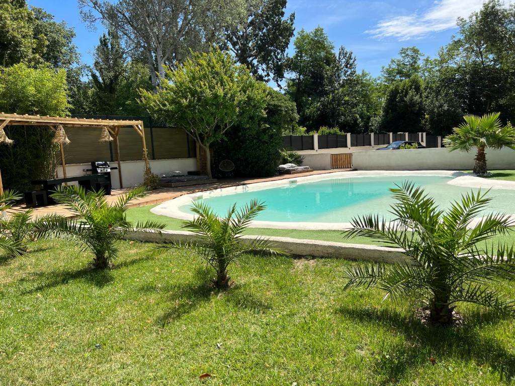 Appartement La MAISON des ROSES 4 - CLIM - WIFI - PISCINE 63 Impasse des Roses 30400 Villeneuve-lès-Avignon