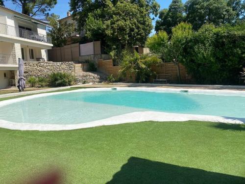 La maison des roses- PISCINE - WIFI