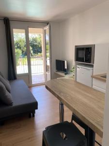 La maison des roses- PISCINE - WIFI
